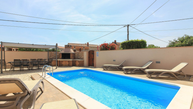 Exterior, Villa Dvori Valtura