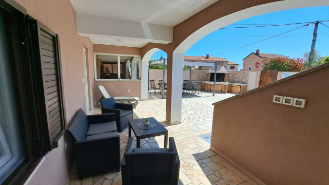 Exterior, Villa Dvori Valtura