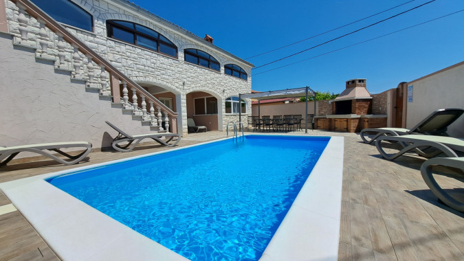 Exterior, Villa Dvori Valtura